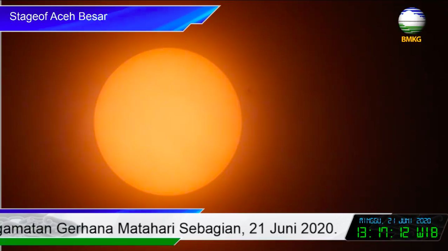 Kontak awal gerhana matahari sebagian di Aceh (BMKG)