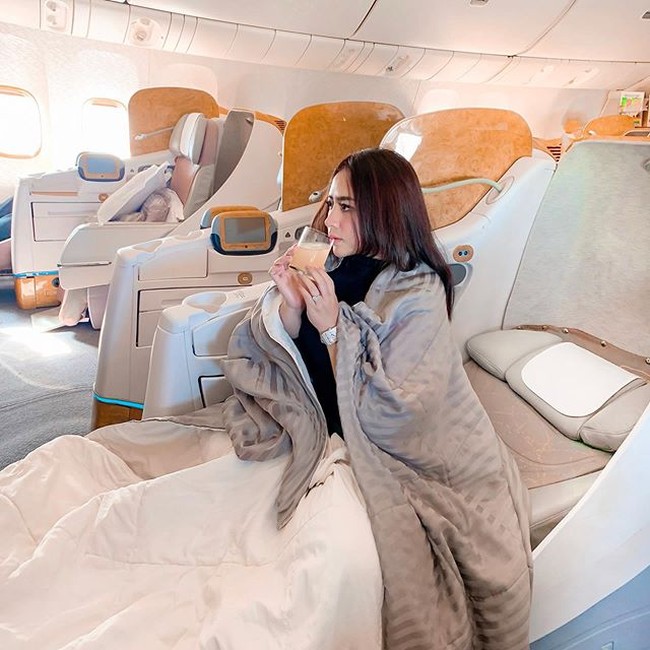 Menurut Maharani, apa yang dilakukannya ini hanyalah bentuk syukur dari apa yang telah diperolehnya. Jangan sampai nanti malah ada yang berpikir negatif atas apa yang saya lakukan ini, semata-mata sebagai bentuk syukur atas pencapaian saya selama ini, ungkapnya. Foto: Instagram @maharanikemala