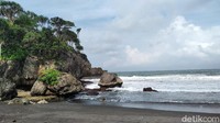 Pantai Madasari berlokasi 20 Km arah barat pantai Pangandaran. (Faizal Amiruddin/detikcom)