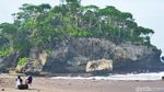 Foto: Madasari, Tempat Kemping di Tepi Pantai