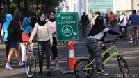 Papan informasi terkait keberadaan jalur sepeda tersebut pun dipasang di kawasan Bundaran HI, Jakarta.