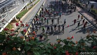 Pemprov DKI menyatakan akan melakukan evaluasi atas penyelenggaraan car free day. Hari ini akhirnya diputuskan kalau CFD di Sudirman Thamrin kembali ditiadakan akhir pekan ini.