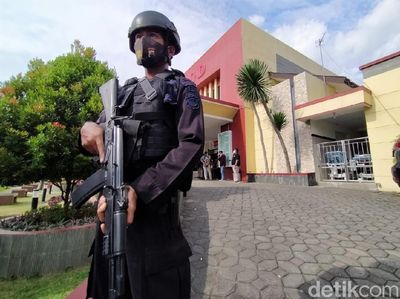 Polisi Perketat Pengamanan RSUD Karanganyar Usai Wakapolres Diserang