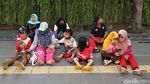 Potret Anak-anak Wara-wiri di CFD Jakarta