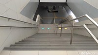 Suasana di stasiun MRT pun terbilang sangat lengang.