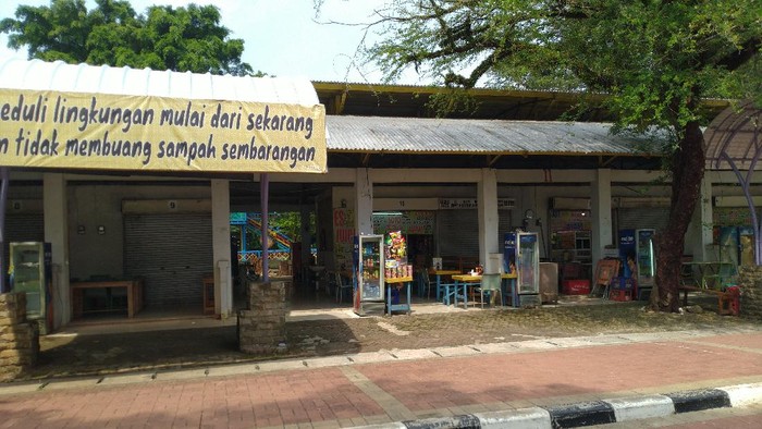 Ragunan Kembali Dibuka