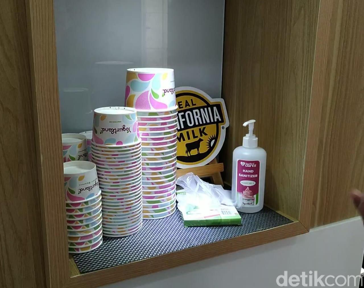 yogurt self service