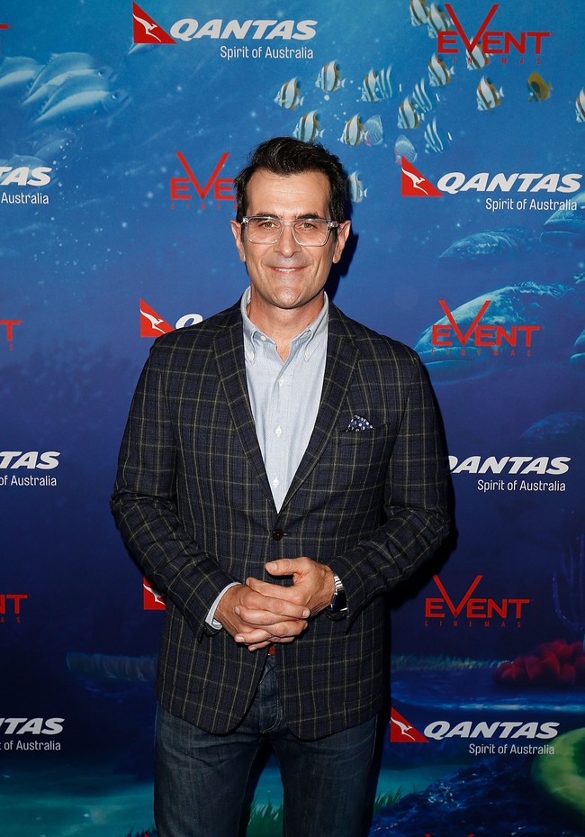 6. Ty BurrellTy Burrell adalah ayah dua anak perempuan. Karena perannya sebagai ayah tiga anak di Modern Family, tak heran jika ia juga dianggap bapak-bapak seksi dan berhasil menempati urutan keenam. Getty Images