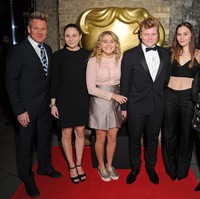 10. Gordon RamsayPria non-selebriti lain yang masuk dalam daftar ayah terseksi 2020 adalah chef Gordon Ramsay. Gordon memang memiliki banyak anak. Pria 53 tahun tersebut membesarkan lima anak, yang salah satunya masih berusia satu tahun. Foto: Getty Images/Eamonn M. McCormack