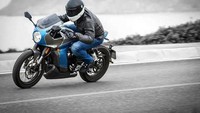 Aprilia Pagani 150 dibekali jantung pacu Aprilia CR150. Mesinnya 150cc, 4-katup, berpendingin cairan, yang menghasilkan 18 ps pada 9.750 rpm dan torsi 14 Nm pada 7.500 rpm. Mesin itu dikawinkan dengan girboks 6-percepatan. Foto: Aprilia