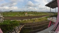 Walaupun baru hitungan empat tahun, kondisinya kini terbengkalai. (Foto: Faizal Amiruddin/detikcom)