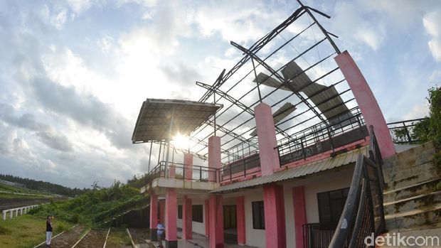 Arena Pacuan Kuda Legok Jawa di Pangandaran