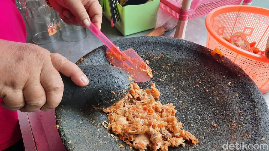 Ayam Geprek Bu Rum Disajikan Hancur, Netizen Ribut hingga Bawa Putusan MA