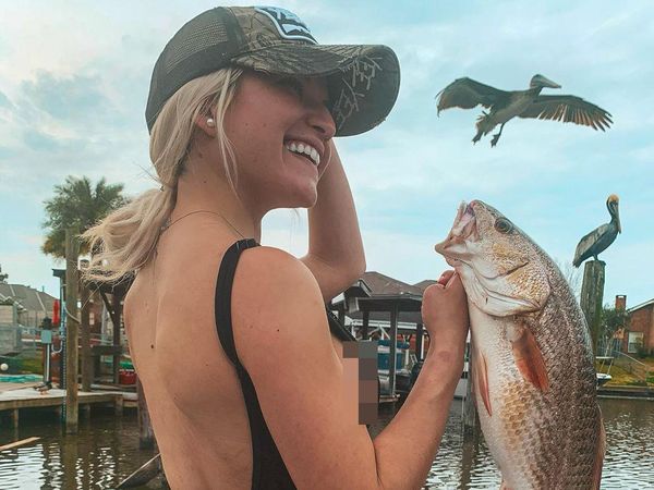 Foto: Ini Pemancing Terseksi di Dunia yang Hobi Mancing Pakai Bikini