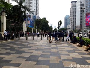 Mahasiswa Unjuk Rasa di Kemendikbud, Tuntut Regulasi Pemotongan Biaya Kuliah