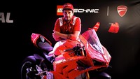 Saat peluncuran juga dihadiri pebalap MotoGP Ducati Corse Team, Andre Dovizioso Foto: Ducati