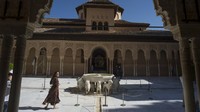 Namun pada pembukaan pertama ini, hanya turis Spanyol dan sekitarnya yang diizinkan datang. (Jorge Guerrero/AFP)