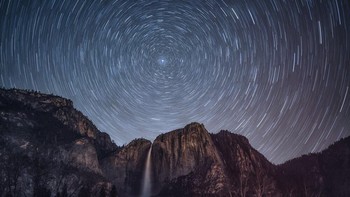 Pemandangan bintang-bintang di langit malam karya Joe Naccache. Foto: Joe Naccache/World Landscape Photographer