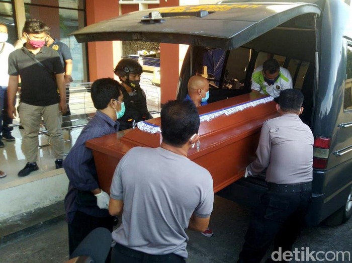 Jenazah pelaku penyerangan Wakapolres Karanganyar rencananya akan dimakamkan di Semarang. Rencana pemakaman itu diketahui sesuai dengan kesepakatan keluarga.