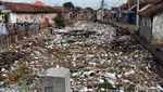 Jijik! Sungai di Pasuruan Tertutup Sampah