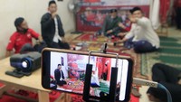 Peringatan hari wafatnya Presiden Pertama RI Ir Soekarno (Bung Karno) digelar secara sederhana dengan protokol kesehatan dengan pembacaan sholawat, doa untuk negeri dan tausyisah untuk mengenang jasa Bung Karno dengan memperjuangkan nilai-nilai semangat menjaga kebhinekaan dan persatuan Indonesia.