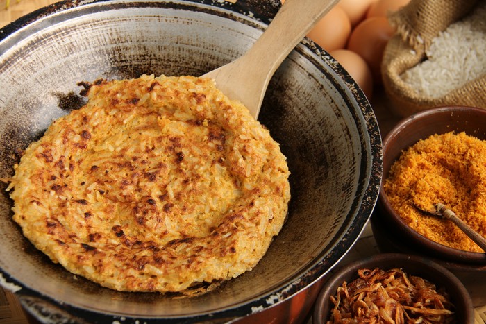 Kerak Telor, makanan khas betawi paling populer