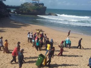 Pengunjung Pantai Gunungkidul Dibatasi 7.000 Orang