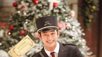 Mendekati hari Natal, ia juga jalani pemotretan dengan tema “Winter Wonderland”. Pastinya ditemani berbagai dessert enak! Foto: Instagram soohyun_k216/kimsoohyun_official_fan