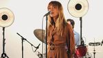 Ini Pacar Alex Turner Vokalis Artic Monkeys yang Kerap Dibully Fans Kekasihnya