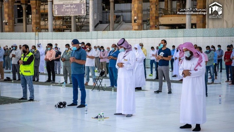 Melihat Suasana Sholat Gerhana di Masjidil Haram Makkah