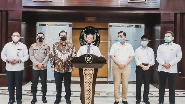 Menko Polhukam Mahfud Md bersama Kapolri hingga Ketua KPK