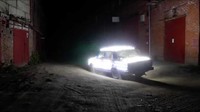 Singkat cerita modifikasi pun selesai dan mobil mulai melakukan tes jalan di malam hari. Mobil dikendarai ke tempat yang benar-benar gelap tanpa adanya cahaya sama sekali. Foto: Screenshot Youtube Garage 54