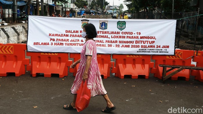 Pasar Minggu Ditutup Sementara Pasar Minggu ditutup sejak 20-22 Juni 2020. Pasar di kawasan Jakarta Selatan itu pun sepi ari dari hiruk-pikuk pedagang dan pengunjung. Begini suasananya.