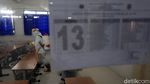 Penyemprotan Disinfektan di SMP 64 Jakarta