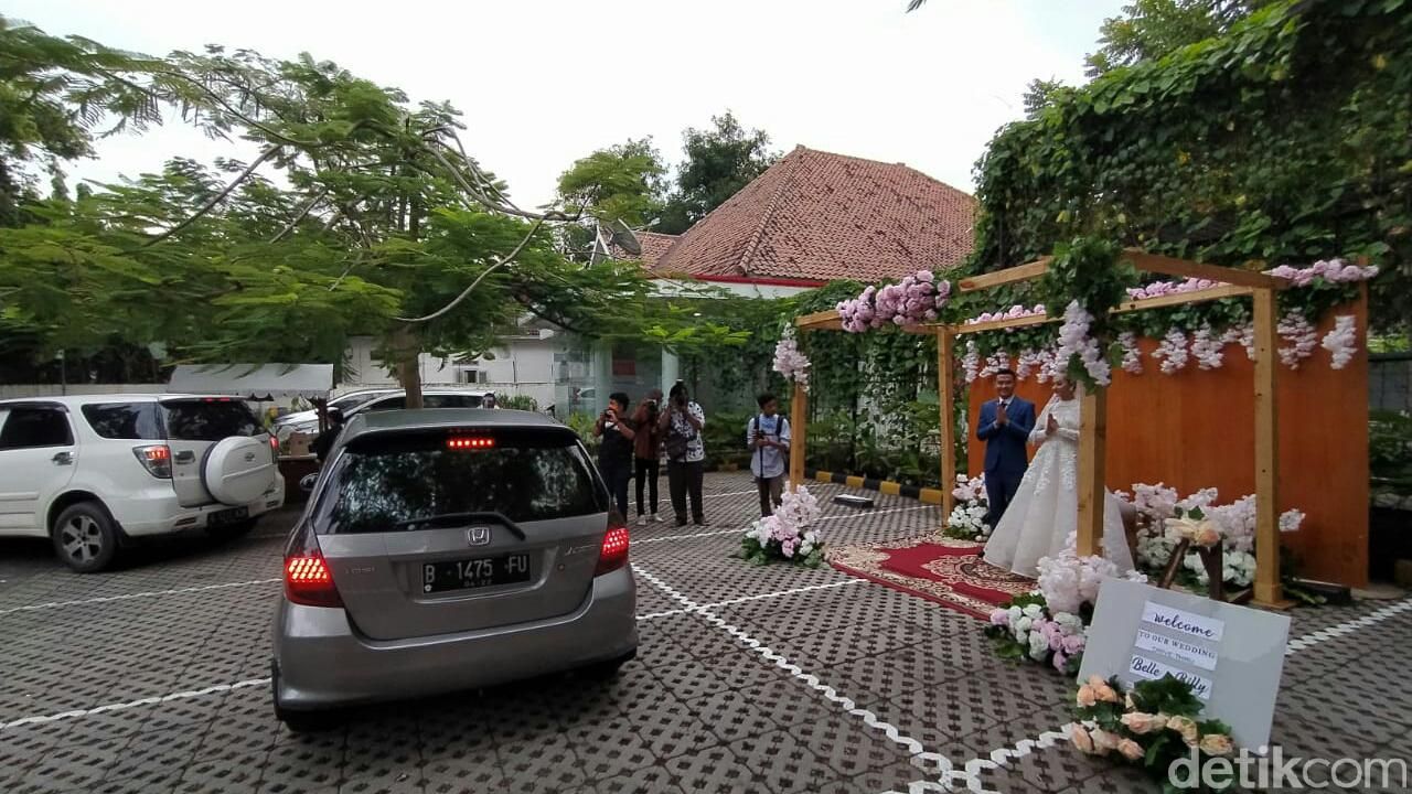 Pernikahan Drive Thru