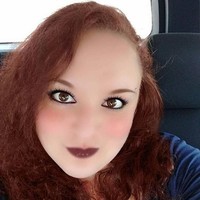 Pernah liat foto editan semacam ini sebelumnya? Sebenarnya sih mengedit foto untuk menghaluskan tekstur wajah sudah banyak dilakukan oleh orang-orang. Tapi jika terlalu berlebihan maka kamu akan mendapatkan hasil yang seperti ini. Saking mulusnya, bibir dan hidungnya pun sampai ngeblur. Foto: dok. Bored Panda/matty111222