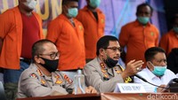 Polisi menyebut penyerangan itu berawal dari konflik antara kelompok John Kei dan saudara sendiri bernama Nus Kei mengenai pembagian hasil penjualan tanah.