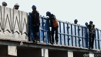 Progres pembangunan flyover Lenteng Agung-IISIP telah mencapai 47%.