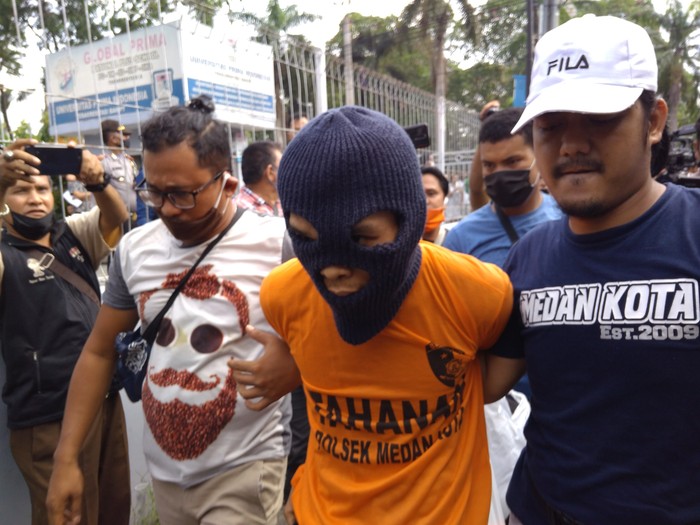 R (30) terduga pelaku pembunuhan 2 anak di Medan (Datuk Haris-detikcom)