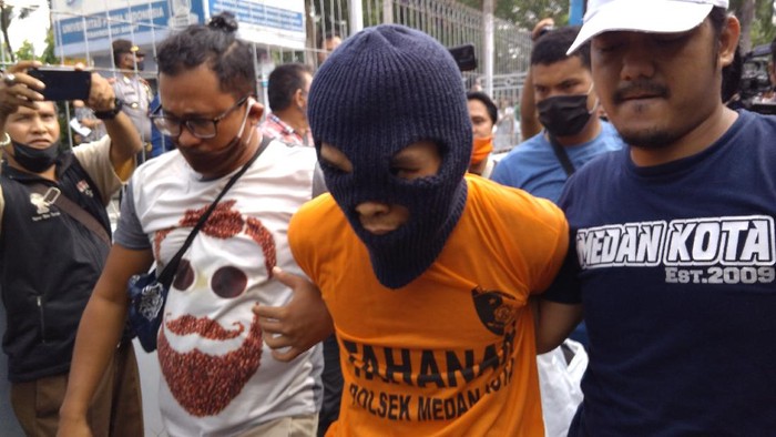 R (30) terduga pelaku pembunuhan 2 anak di Medan (Datuk Haris-detikcom)