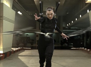 Sinopsis Film Resident Evil, Upaya Selamat dari Serangan Zombie