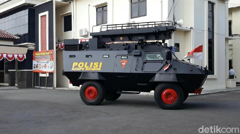 Satu unit barracuda disiagakan di Mapolres Karanganyar, Senin (22/6/2020). Satu unit barracuda disiagakan di Mapolres Karanganyar, Senin (22/6/2020).