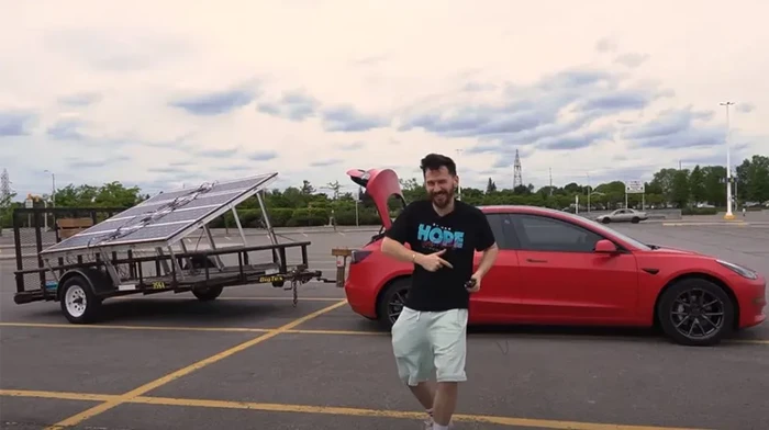 Tesla dicas pakai solar panel