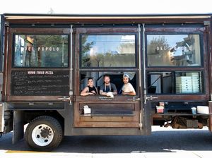 Bukan Food Truck Biasa, Truk Ini Disulap jadi Restoran Berjalan nan Mewah