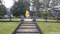 Bukan cuma sebagai tanda persahabatan, Tugu yamagata juga menjadi tugu perdamaian Perang Dunia II. (dok Istimewa/Hari Suroto)
