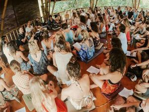Video Viral WNA Berkerumun dan Bersiap Yoga di Ubud Bali