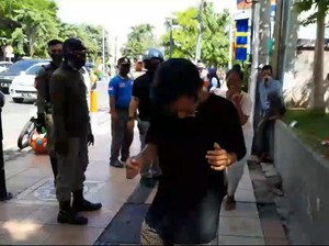Sanksi Bagi Warga Tak Bermasker di Surabaya: KTP Disita, Push Up atau Joget