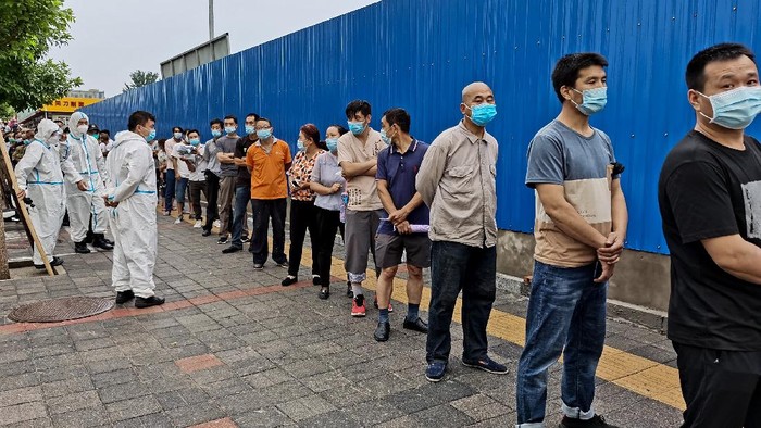 Wow! Per Hari Beijing Mampu Lakukan Tes Corona untuk 1 Juta Orang Otoritas kota Beijing, China kini mampu melakukan pemeriksaan virus Corona (COVID-19) terhadap nyaris 1 juta orang setiap harinya.