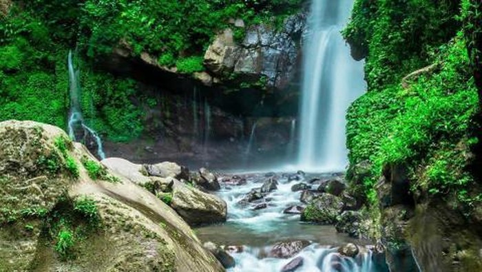 Air terjun di Magelang.