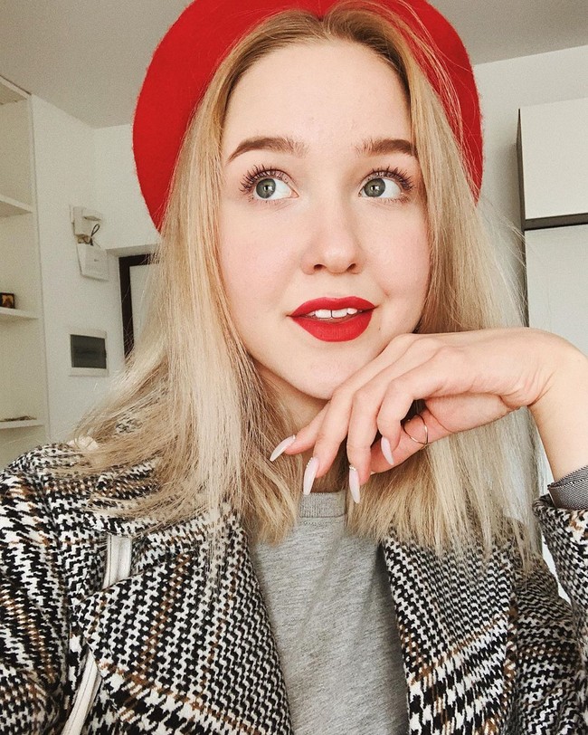 Influencer cantik asal Rusia Anastasia Tropitsel mengalami kecelakaan maut di Bali. Dia tewas mengenaskan karena kecelakaan motor yang dikendarainya. Anastasia sendiri dikenal sebagai bintang Instagram yang cukup populer.  Foto: dok. Instagram @nastyatropi